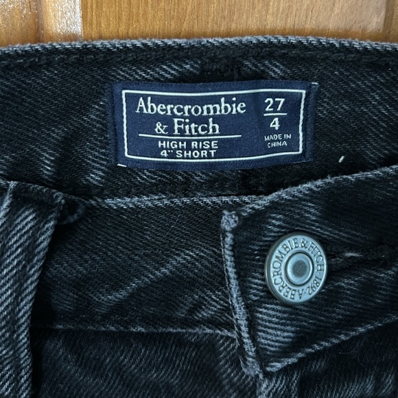 A&F High Rise 4” Short - Picture 4 of 5